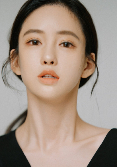 潘南奎究竟长什么样看到她整容前旧照确定是同一个人吗