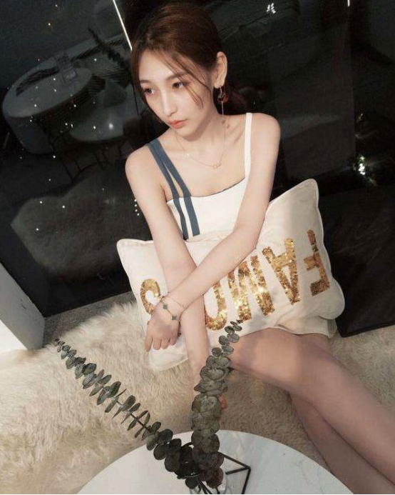 实力斗鱼主播叶知秋怒怼网络键盘侠只为保护心上人