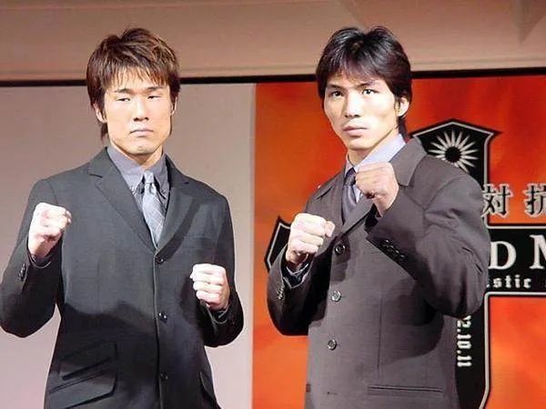 2002年,王三侦前往日本参加当时的k-1 max世界王者对抗赛,这是一场70