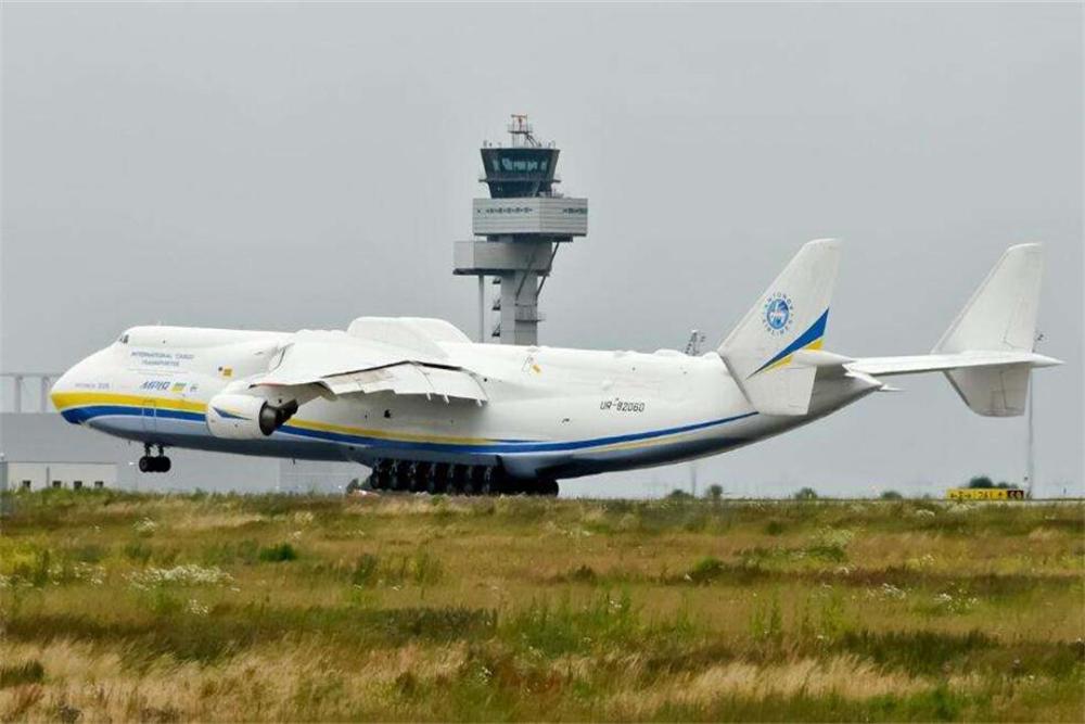 世界最大涡桨飞机载重量80吨超过运20创造多项世界纪录