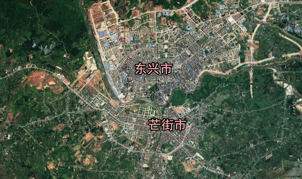 卫星上看越南芒街市:和广西东兴隔江相望,城镇规模不如东兴