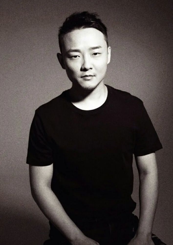 2005年,曾一鸣发表了第一张个人大碟《七月》,涂惠源听了之后,又生了