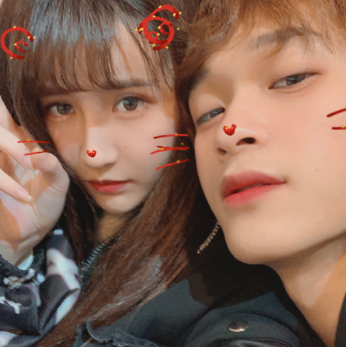 杨清柠恋爱一年后与毛宸宸越来越有夫妻相合照就像互换五官