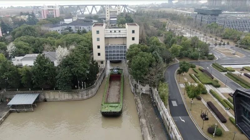 杭州三堡二线船闸今天恢复试运行