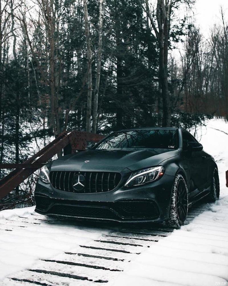 mercedes amg c63s coupe哑光黑武士,内饰全碳纤,你们觉得帅不帅?