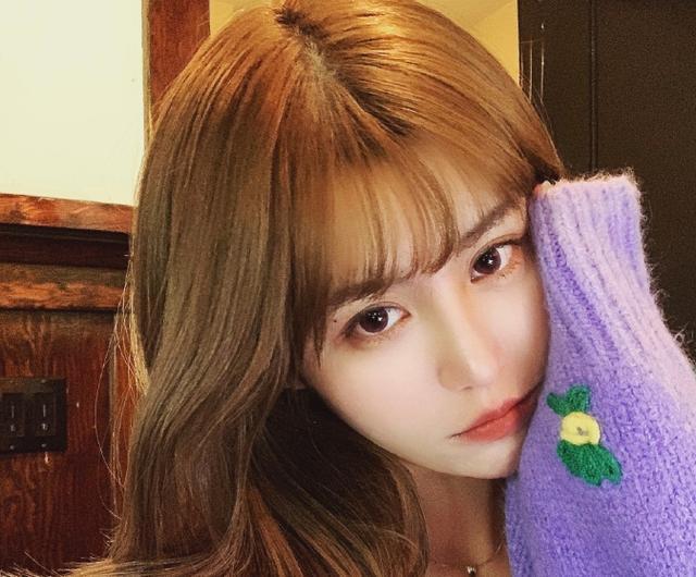 虎牙两大美女吃鸡主播各有千秋一个老板娘一个是王思聪好友