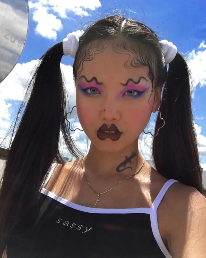 化妆是为了丑化自己还恶搞玛丽莲梦露却被那么多人喜欢