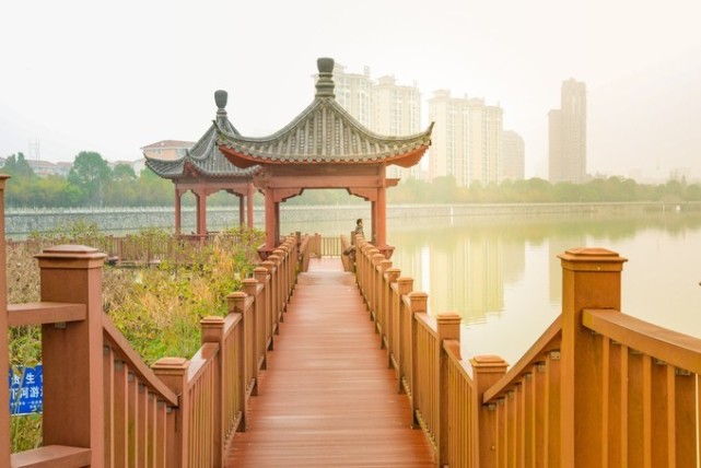 洲上建公園與唐代文人盧肇有關是宜春舊八景之一