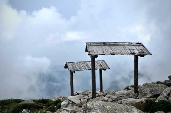 秦岭主峰太白鸟道上绝天中国至此分南北左入长江右入黄河