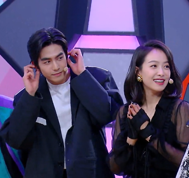 宋茜任嘉伦不会滑冰看他们穿着滑冰鞋退场的方式笑的流眼泪