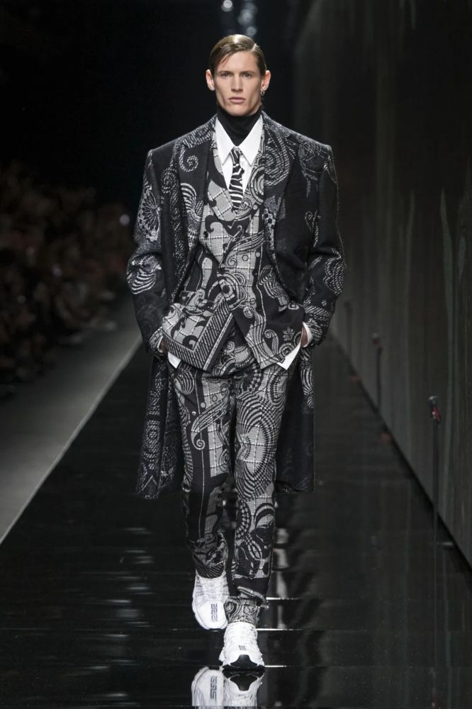 谁说男女装不能混着穿这个品牌做出了最好的证明