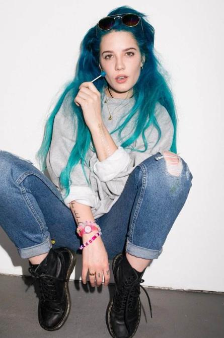 2月29号,有媒体报道称,25岁的美国歌手halsey近日采访时聊到自己新歌