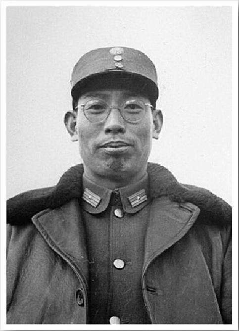 到这里不难看出,许光达无论是资历还是能力都要稍逊于袁也烈,然而