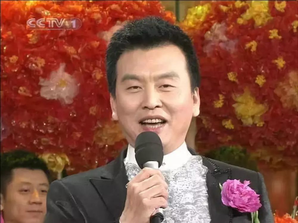 张泽群上来就 说错了对联 李咏赶紧接话