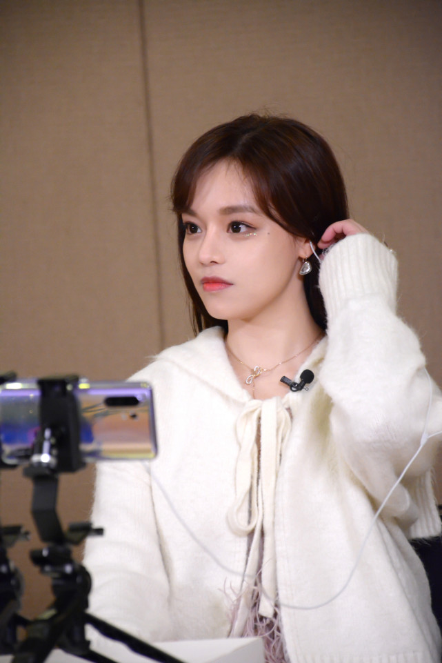 天赐的声音导师说黄霄云在舞台上炫技到底什么才是好音乐