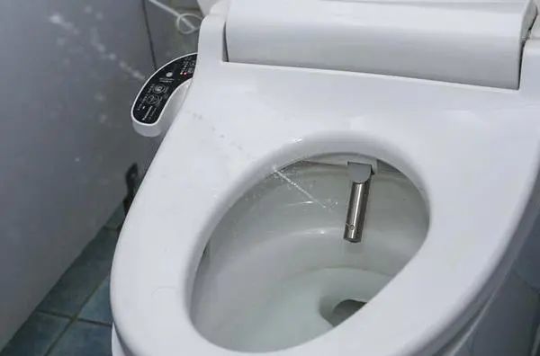 图片看世界印度人奇怪的上厕所习惯