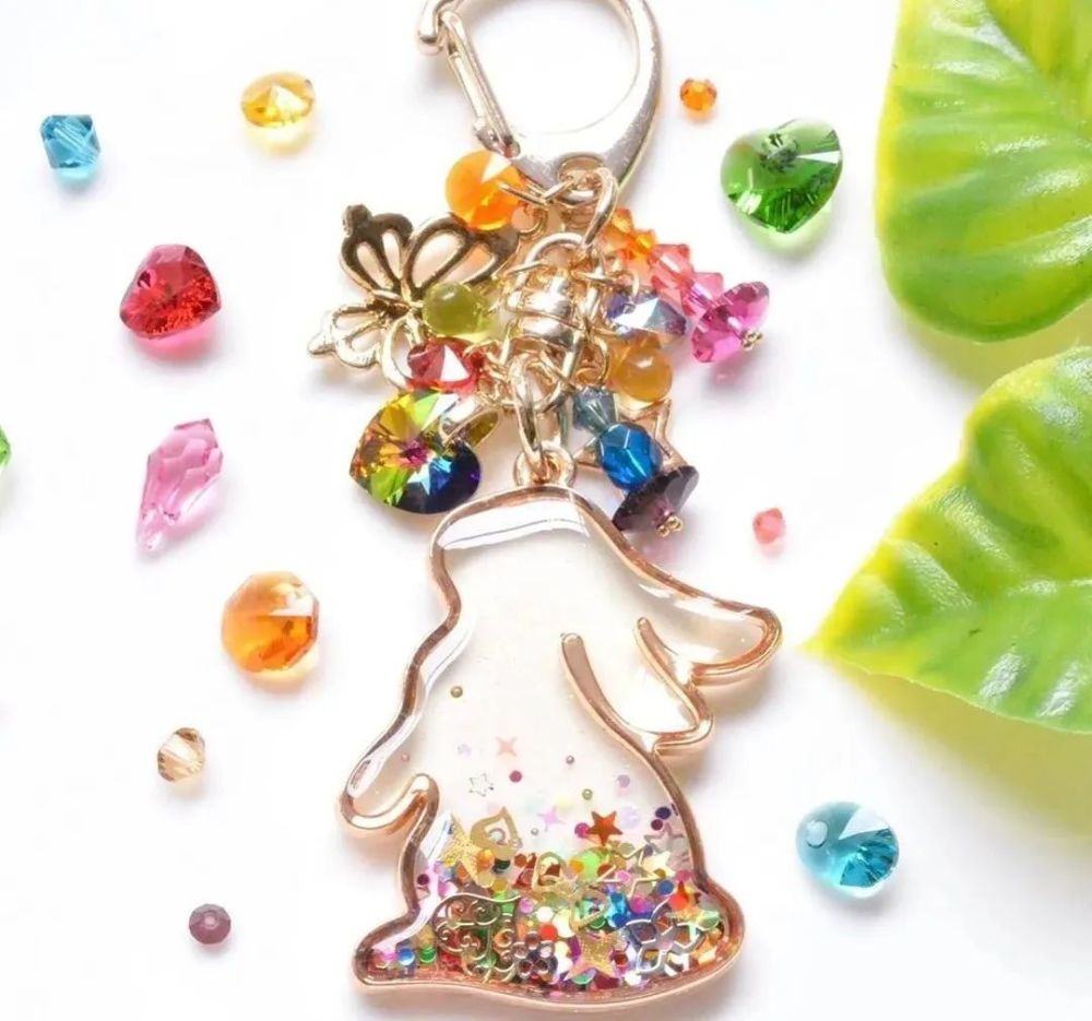 艺术家制作的树脂艺术钥匙扣