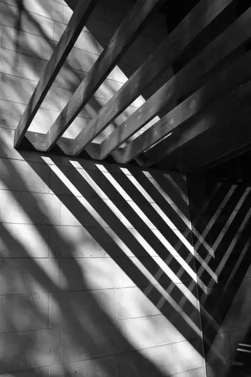 深沉的现象其表现力在建筑设计中日渐受到重视既是光影艺术光与影这一