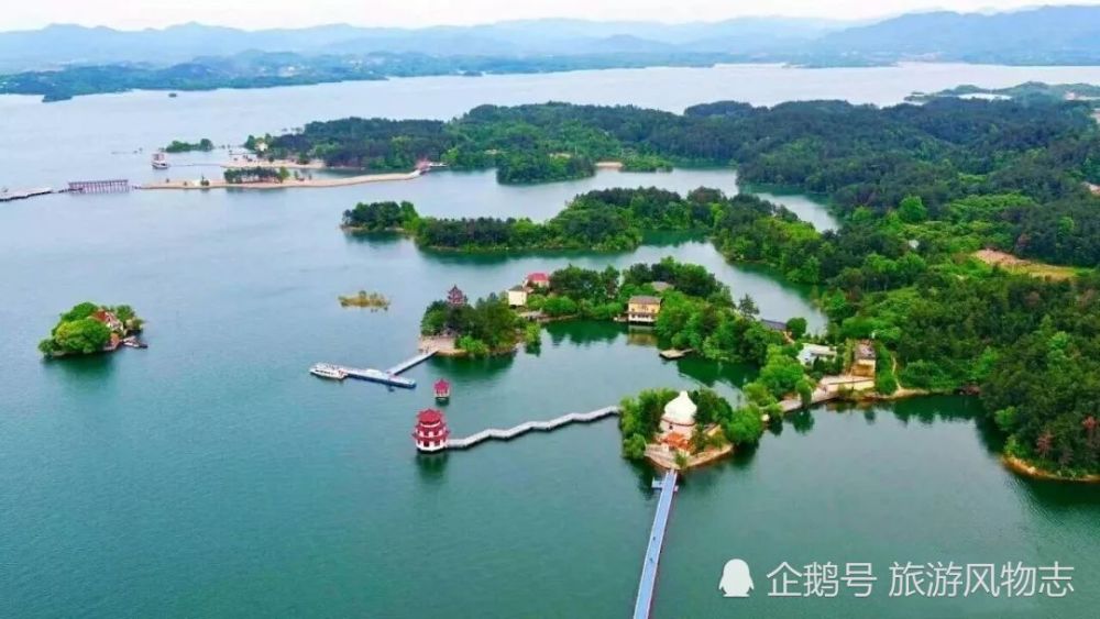 是中华民族古文化发源地之一,境内名胜古迹遍布,著名的六安瓜片,就是