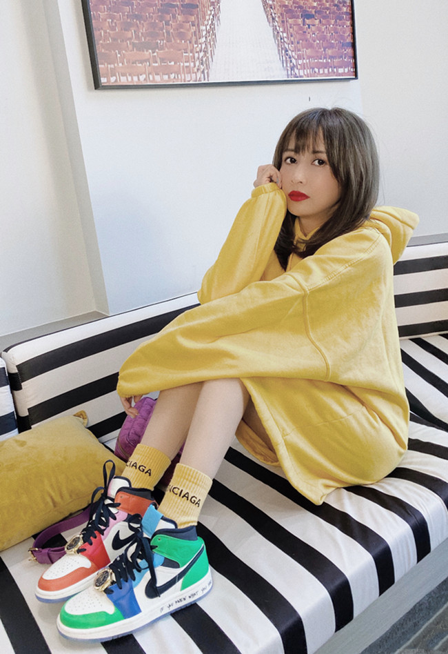 aj开启新玩法,小姐姐"左脚香橙,右脚青柠",简直潮到没朋友