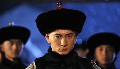 四阿哥胤禛上位为雍正后,胤禩的日子就难过了,最后被削了王爵除了宗籍