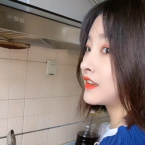 次惑小仙女爱得太卑微,不顾危险赶去看四川可乐,刚到家就要为他做饭