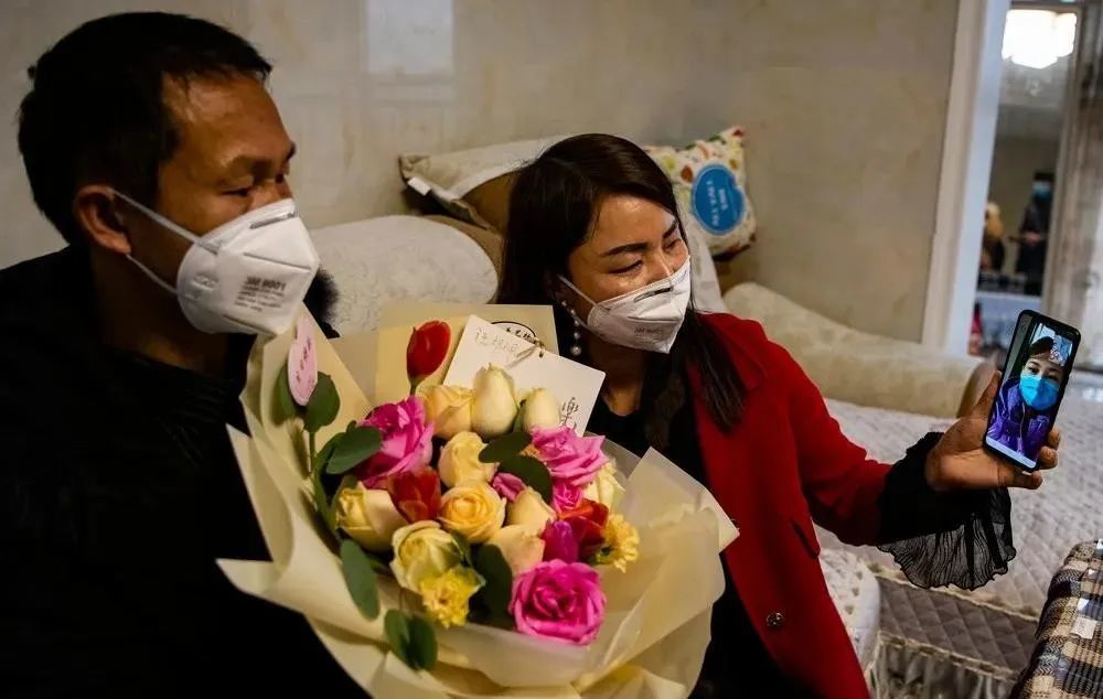 隔空的生日礼物.刘再丽 摄