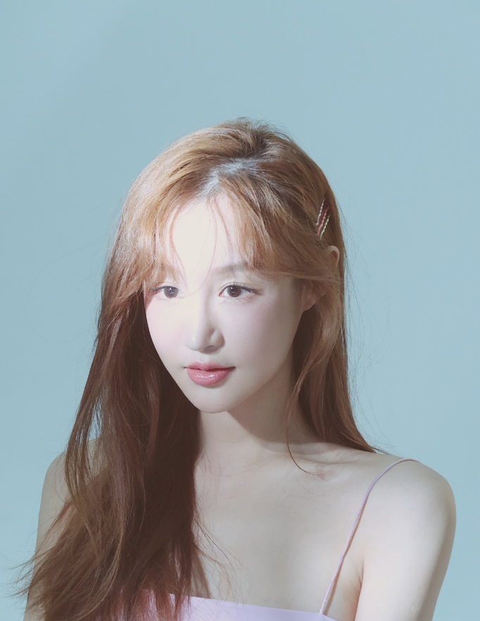 还记得"足球宝贝"刘羽琦吗?今拍写真,美得像个硅胶娃娃!