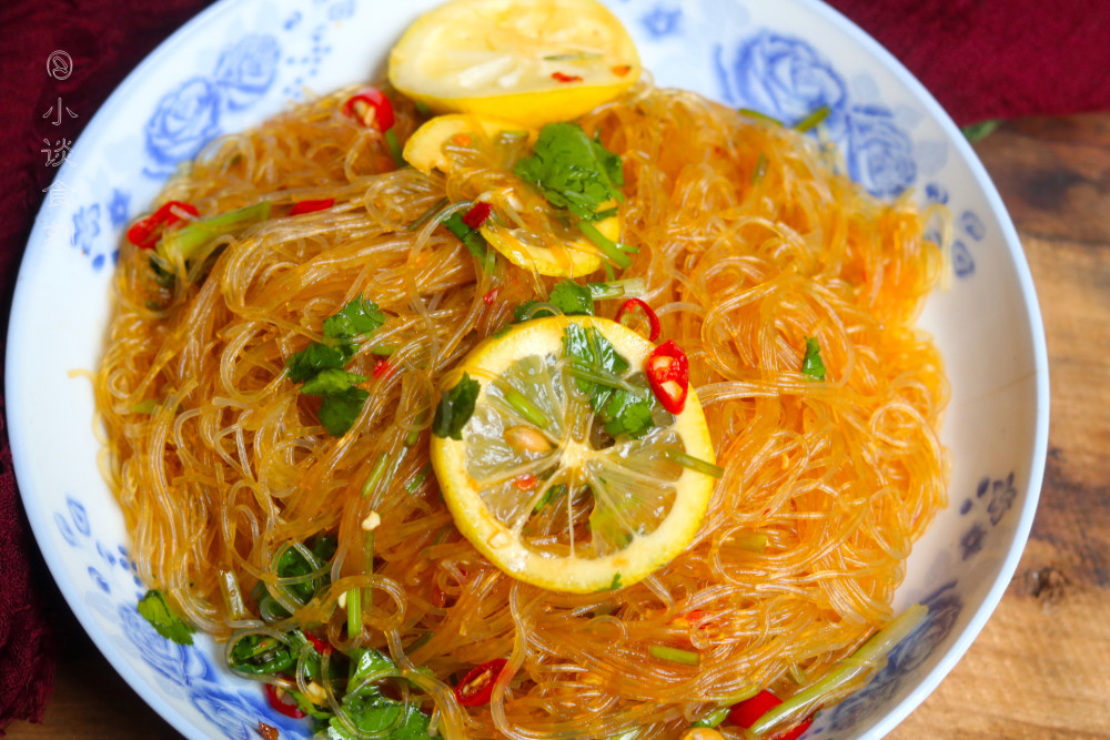 凉拌粉丝时,我从不加醋,加点它拌,健胃消食有清香,胃口大开