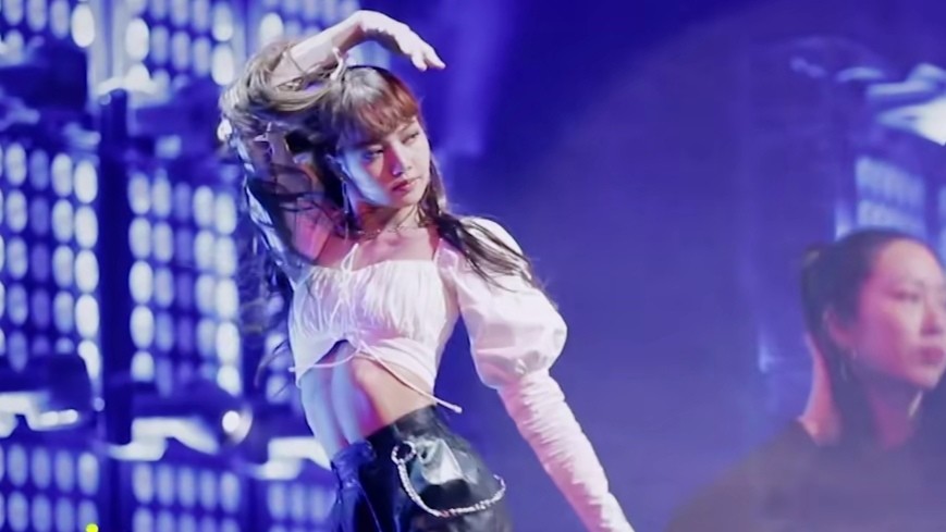 蔡徐坤lisa陷c位风波青春有你2未播先火导师舞台预告曝光