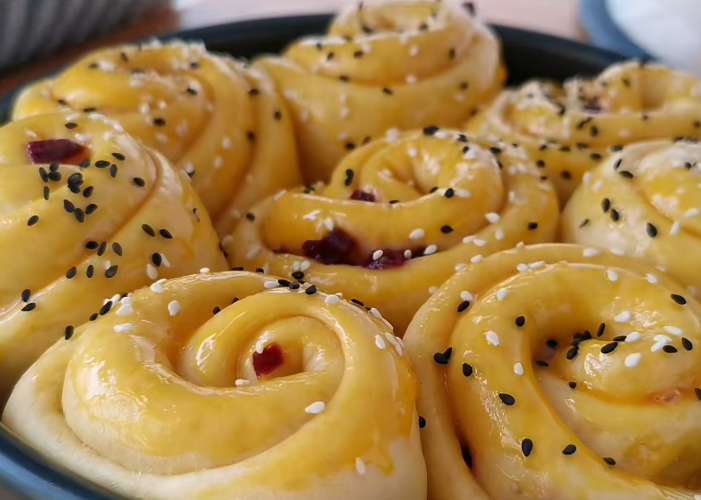 紫薯馅的花卷面包,甜香营养,松软美味,老少皆宜的美味早餐_腾讯新闻