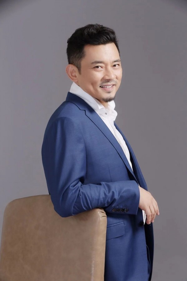 mp3[/mp3]"申声传情"第六期,由上影演员剧团副团长刘磊献声.