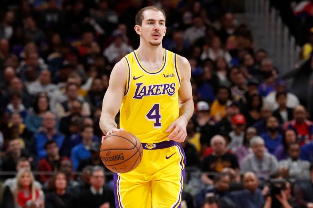 紧接着,詹姆斯受伤,英格拉姆受伤,卡鲁索临危受命,上场时间从原本的5