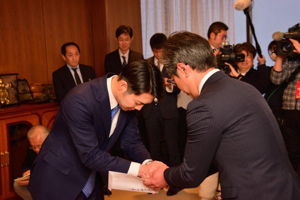 猜一猜谁能成为 安倍接班人 周口重点新闻网