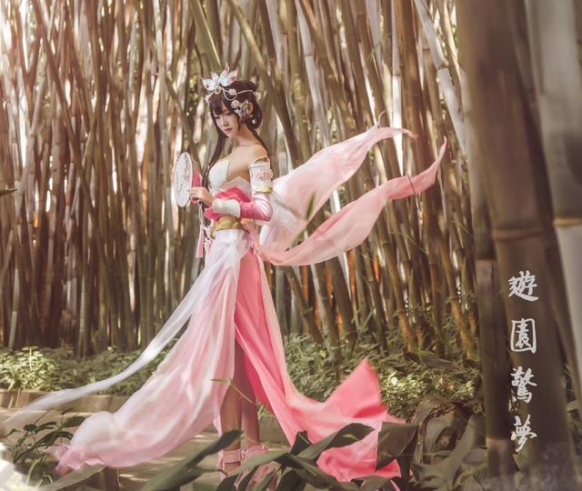 腐团儿cos王者荣耀甄姬完美还原游园惊梦比原画还漂亮