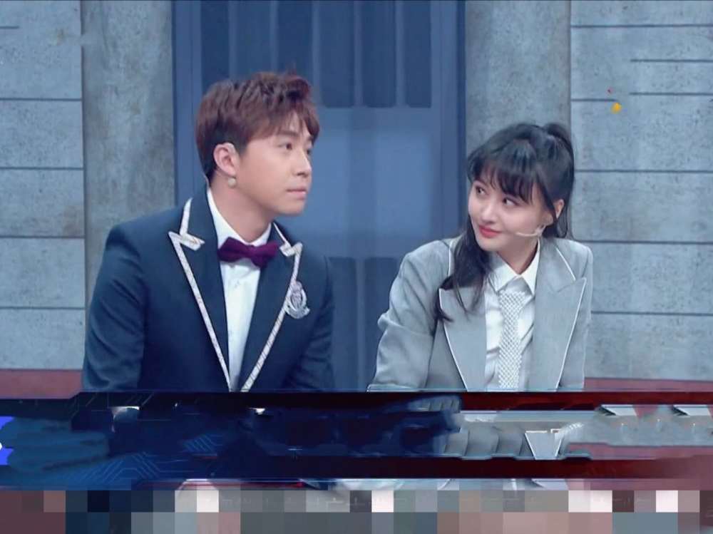 10年后,郑爽再演楚雨荨,和俞灏明深情相拥,却再也没有青春感