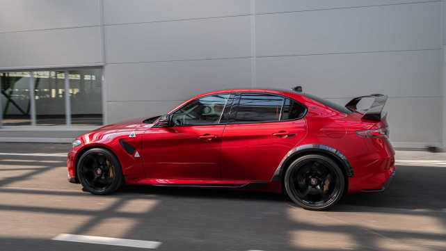 F1车手测试调校 Giulia GTA限量版将于明年入华