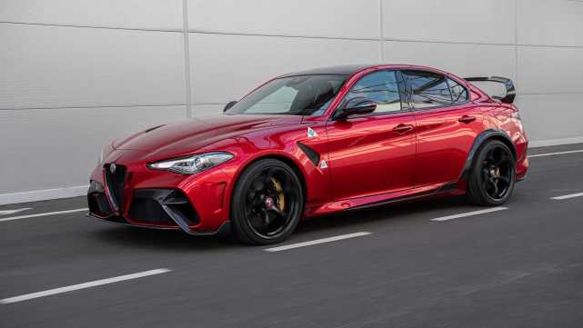F1车手测试调校 Giulia GTA限量版将于明年入华