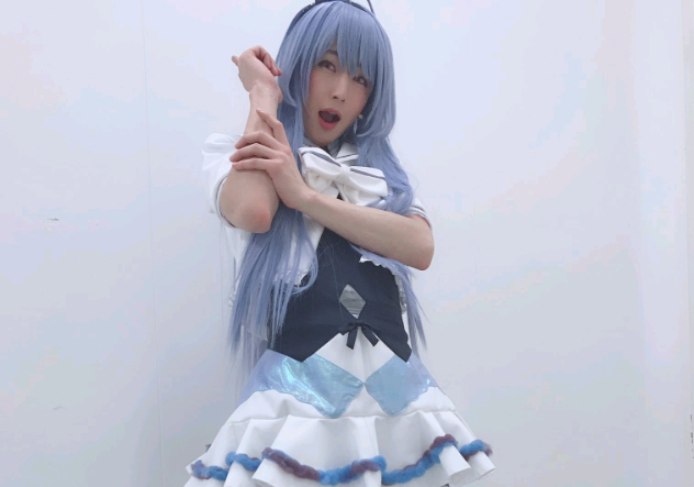 假面骑士千翼成最美女装骑士微笑那一刻网友彻底疯狂了