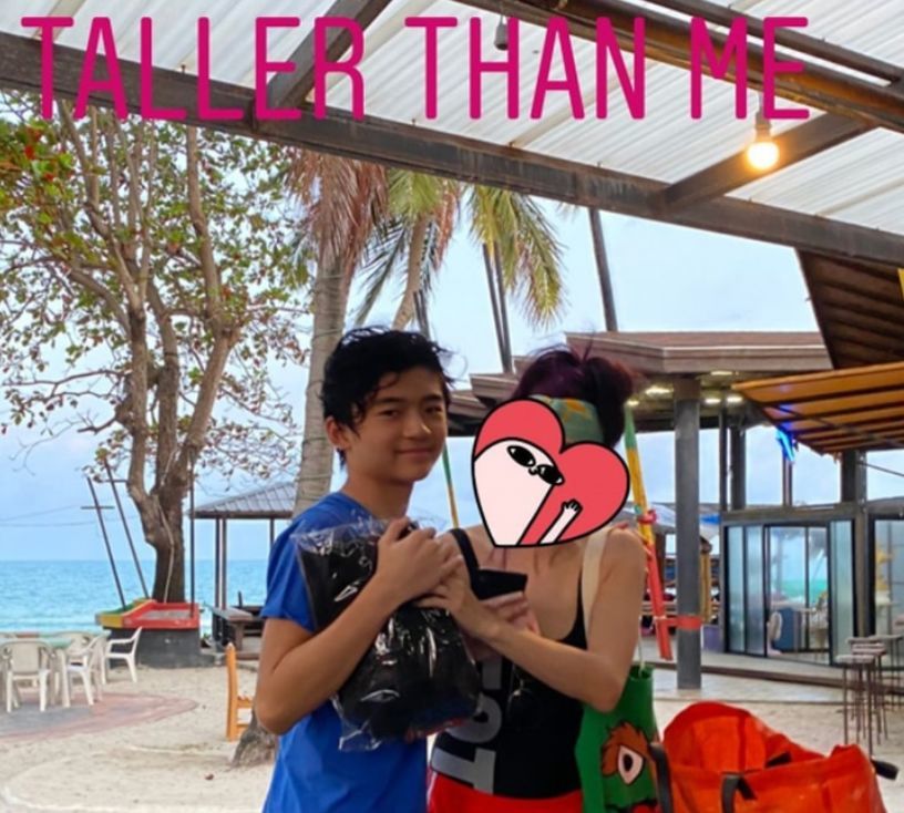 13岁lucas发育成熟肌肉线条明显,身高已超过妈妈张柏芝