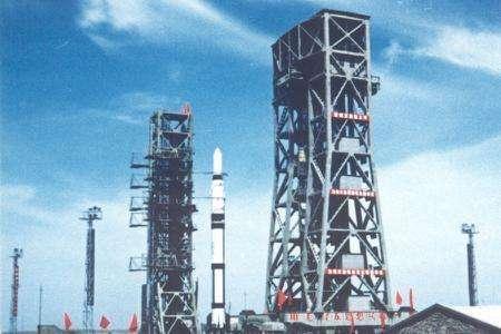 东方红一号|根本没燃料的东方红一号，运行了半个世纪，为什么还没掉下来？