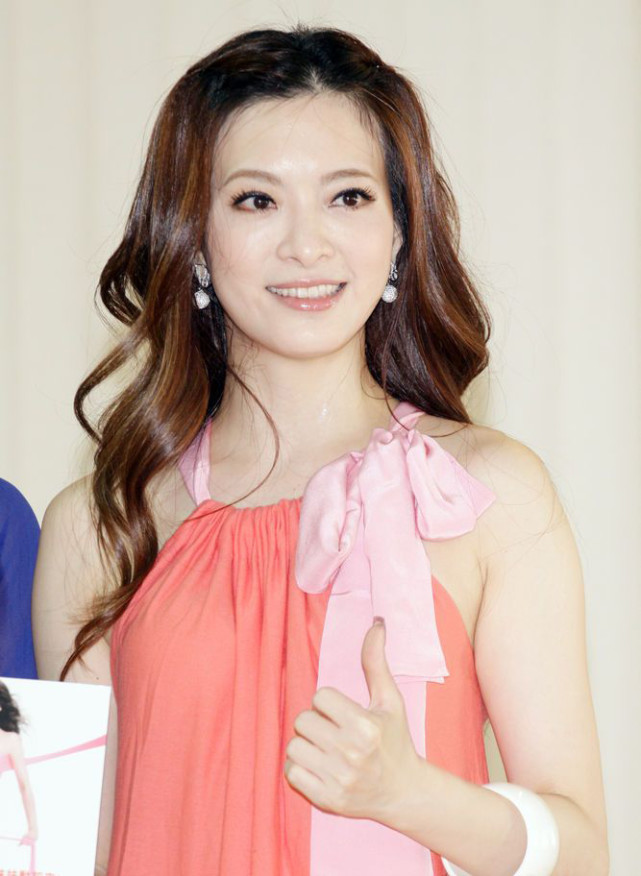 台媒曝女星刘真续命时间,昏迷抢救26天换心艰难