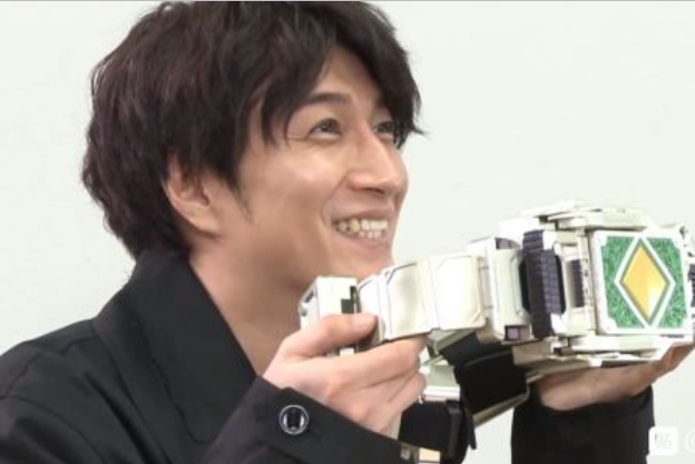 假面骑士csm格连腰带上线橘前辈亲自玩梗再现凝望经典