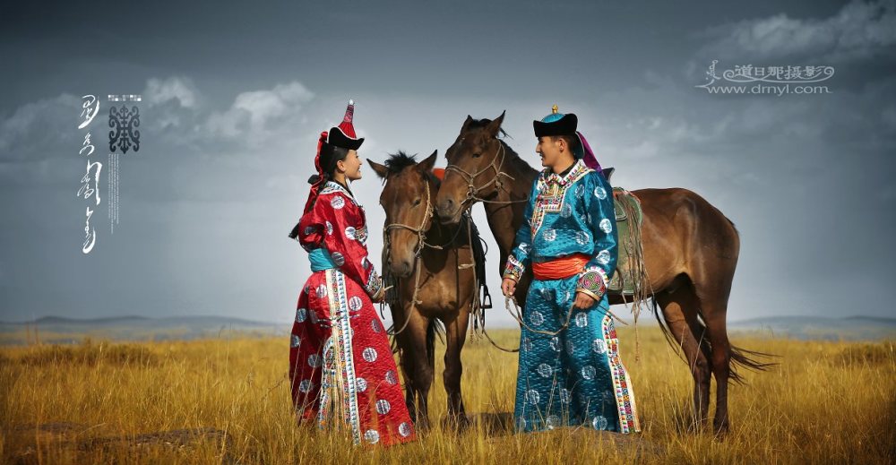 这些蒙古情侣秀恩爱美翻了