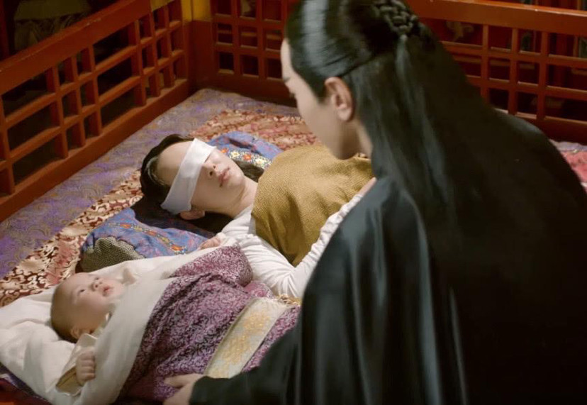 东荒大泽,与夜华相识相知相爱,白浅虽是九尾狐,可此时她只是凡人素素