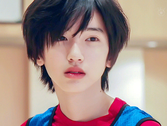 有种整容叫长大后的道枝骏佑樱花眼不在还意外撞脸蔡徐坤