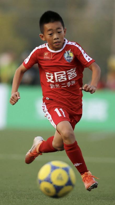 邝兆雷是谁?据说有可能成为中国第一个拉玛西亚球员.