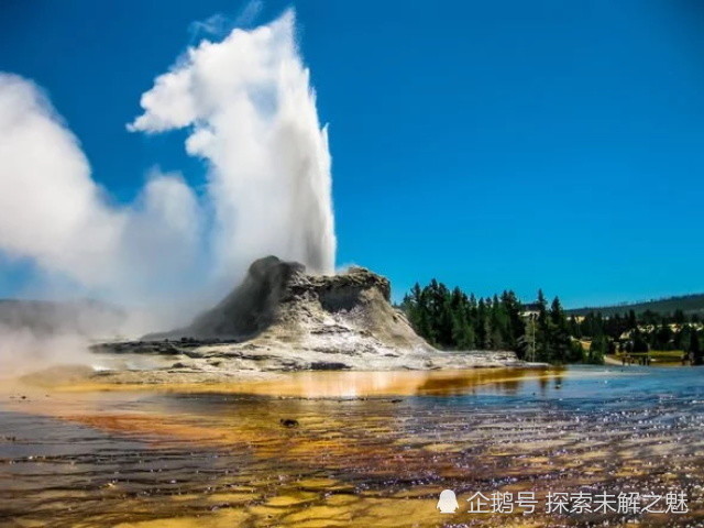 許多人擔心這座超級火山會再次爆發,黃石國家公園內外的地質學家密切