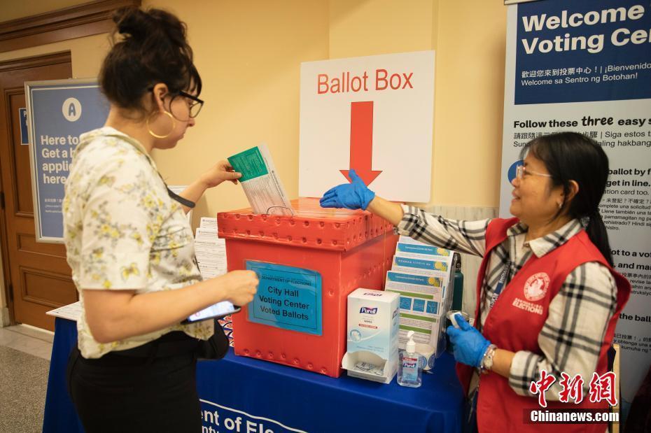 美国总统初选迎来"超级星期二"投票日