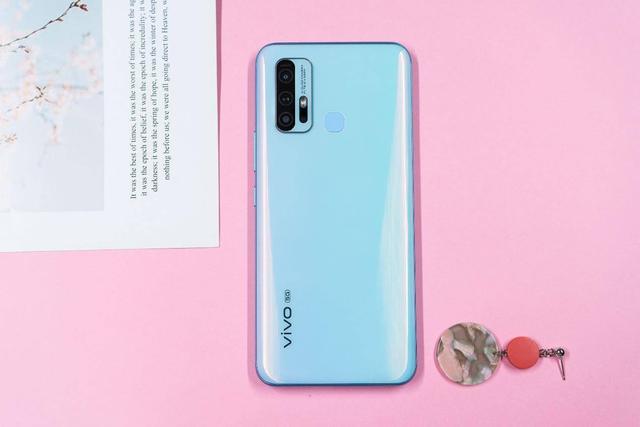 不难发现,vivo在4g向5g过渡的时刻中,相当在意产品力的提升,也十分